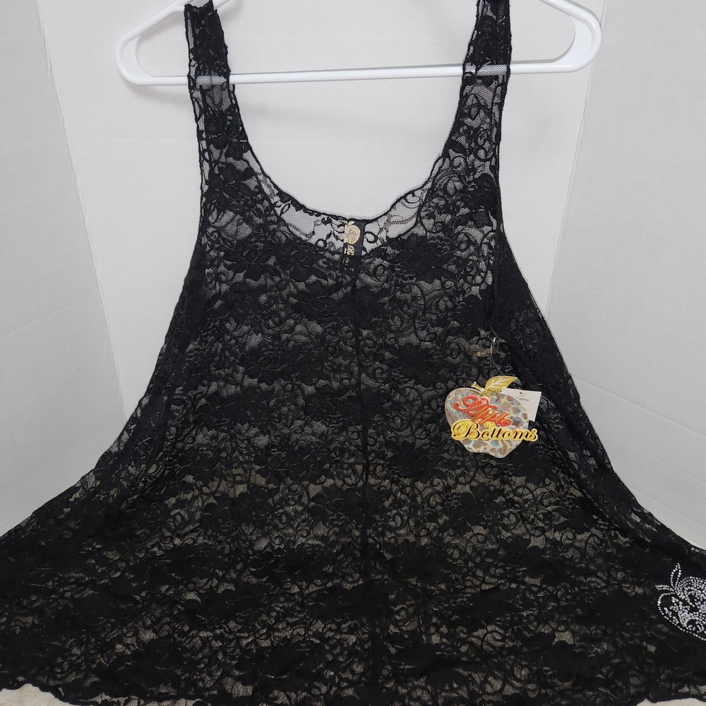 Black Lace Sleeveless Top - Picture 2 of 7